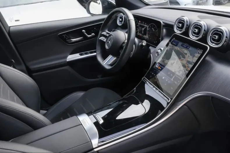 Mercedes-Benz GLC 300 (Clasa GLC) din 2024 cu 25.867 km - oferta MER206741 - foto 3