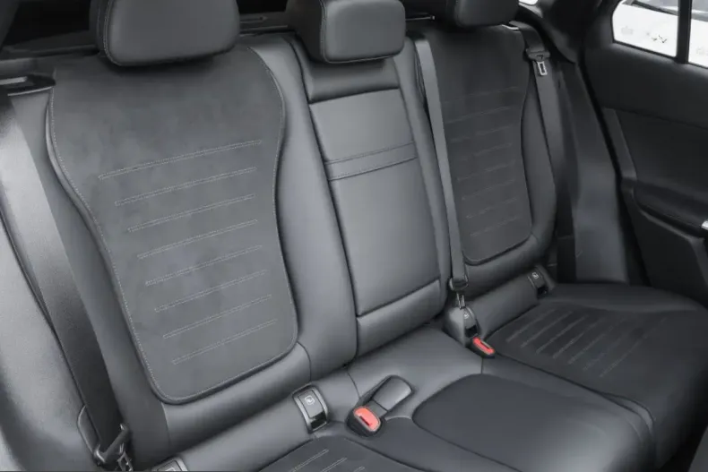 Mercedes-Benz GLC 300 (Clasa GLC) din 2024 cu 25.867 km - oferta MER206741 - foto 4