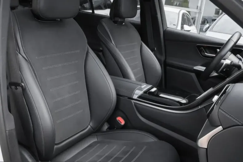 Mercedes-Benz GLC 300 (Clasa GLC) din 2024 cu 25.867 km - oferta MER206741 - foto 6