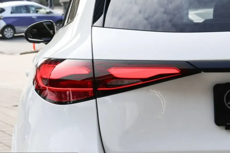 Mercedes-Benz GLC 300 (Clasa GLC) din 2024 cu 25.867 km - oferta MER206741 - foto 12