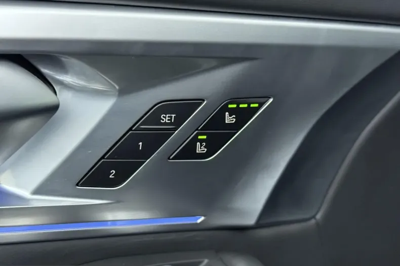 BMW XM (Seria X) din 2023 cu 106.442 km - oferta BMW206743 - foto 24