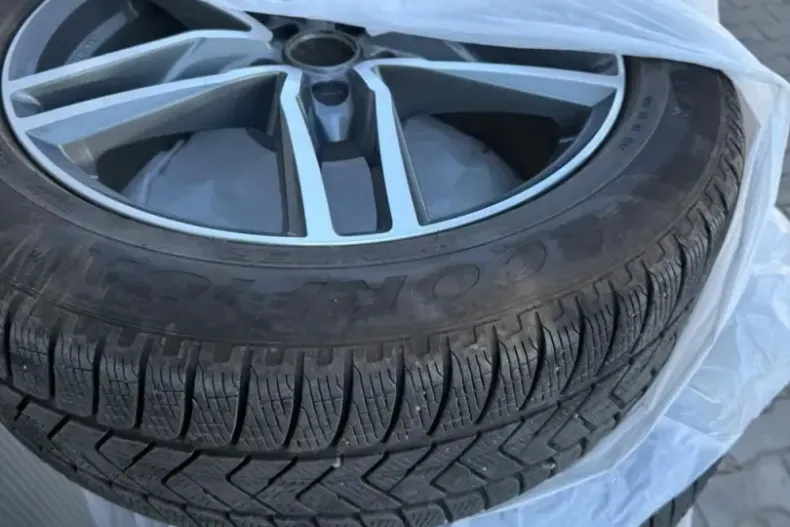 Toyota RAV4 din 2023 cu 62.732 km - oferta TOY206753 - foto 13