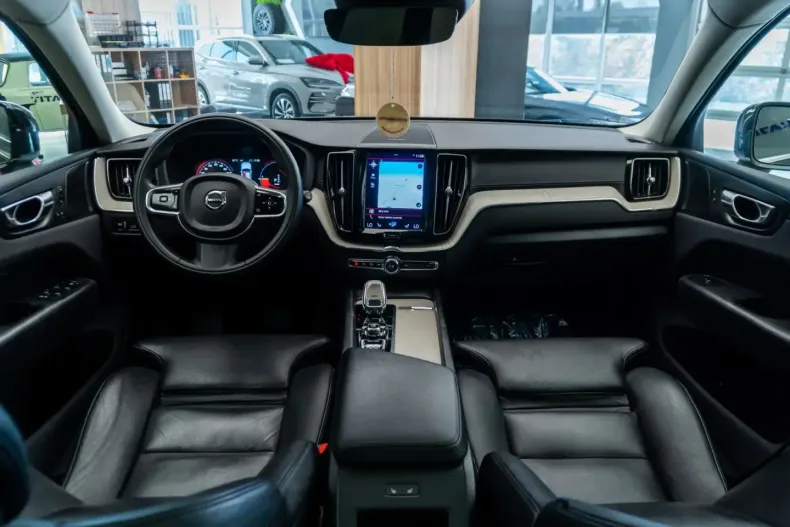 Volvo XC60 din 2021 cu 102.964 km - oferta VOL206755 - foto 8