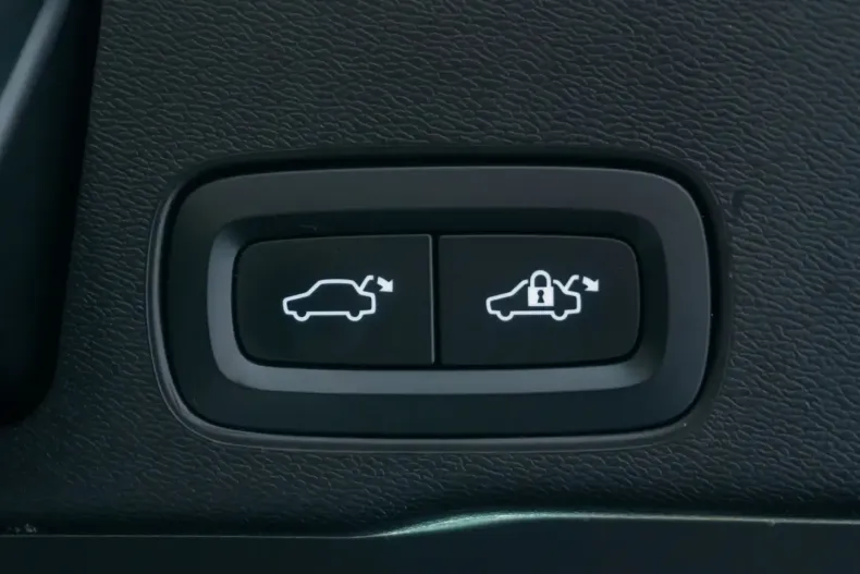 Volvo XC60 din 2021 cu 102.964 km - oferta VOL206755 - foto 17