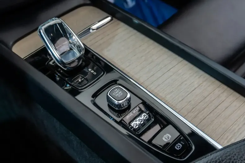 Volvo XC60 din 2021 cu 102.964 km - oferta VOL206755 - foto 21