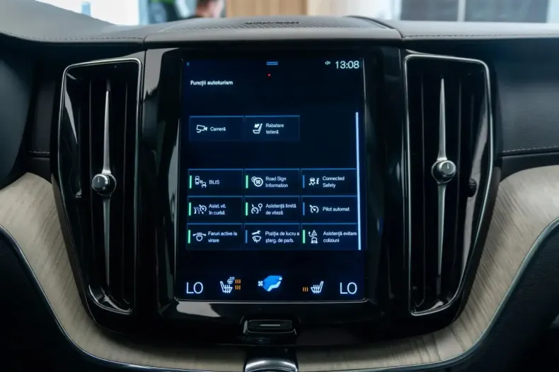 Volvo XC60 din 2021 cu 102.964 km - oferta VOL206755 - foto 29