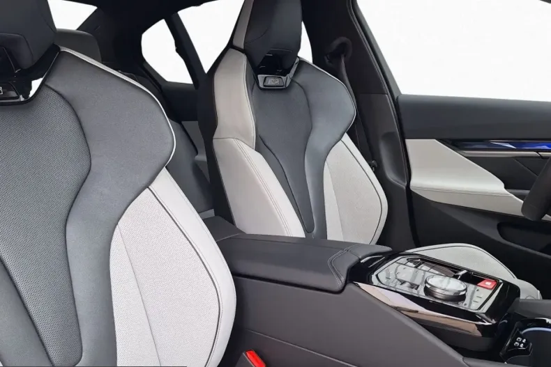 BMW M5 (Seria 5) din 2025 cu 4.843 km - oferta BMW206768 - foto 2