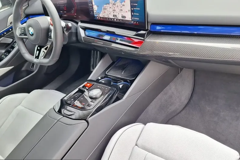 BMW M5 (Seria 5) din 2025 cu 4.843 km - oferta BMW206768 - foto 4