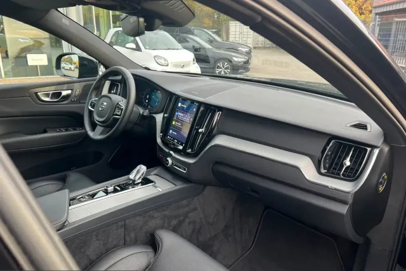 Volvo XC60 din 2024 cu 20.560 km - oferta VOL206775 - foto 8