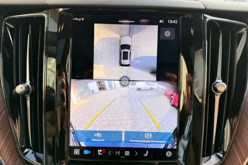 Volvo XC60 din 2025 cu 24.499 km - oferta VOL206776 - foto 22