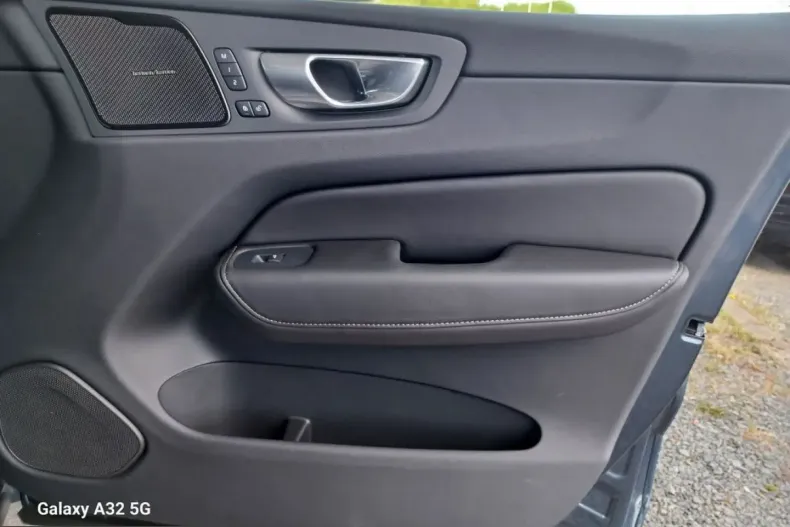 Volvo XC60 din 2024 cu 19.350 km - oferta VOL206778 - foto 11