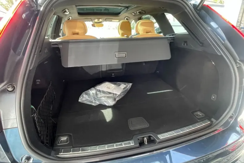 Volvo XC60 din 2024 cu 4.836 km - oferta VOL206780 - foto 11