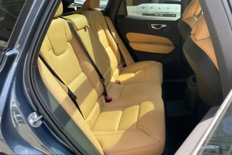 Volvo XC60 din 2024 cu 4.836 km - oferta VOL206780 - foto 13