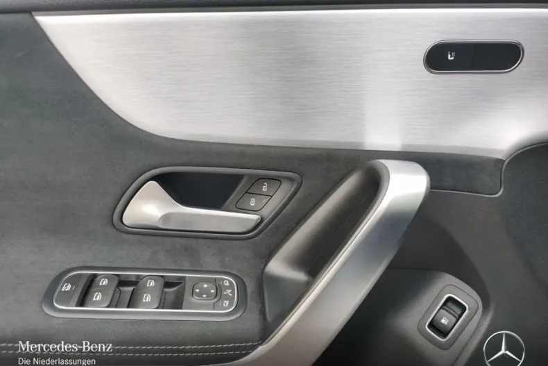 Mercedes-Benz CLA 250 (Clasa CLA) din 2021 cu 41.952 km - oferta MER206785 - foto 14