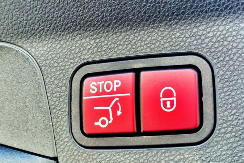 Mercedes-Benz GLC 200 (Clasa GLC) din 2021 cu 99.948 km - oferta MER206791 - foto 8