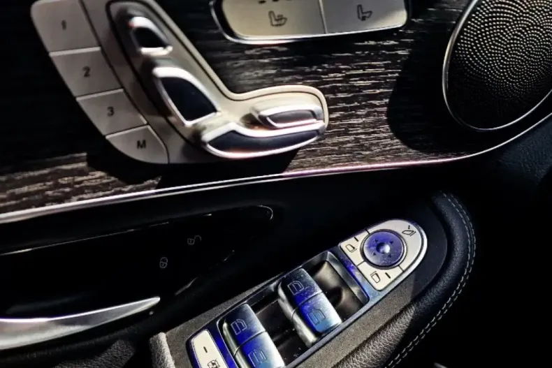 Mercedes-Benz GLC 200 (Clasa GLC) din 2021 cu 99.948 km - oferta MER206791 - foto 13