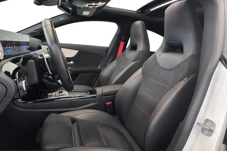 Mercedes-Benz CLA 35 AMG (Clasa CLA) din 2024 cu 23.088 km - oferta MER206802 - foto 11
