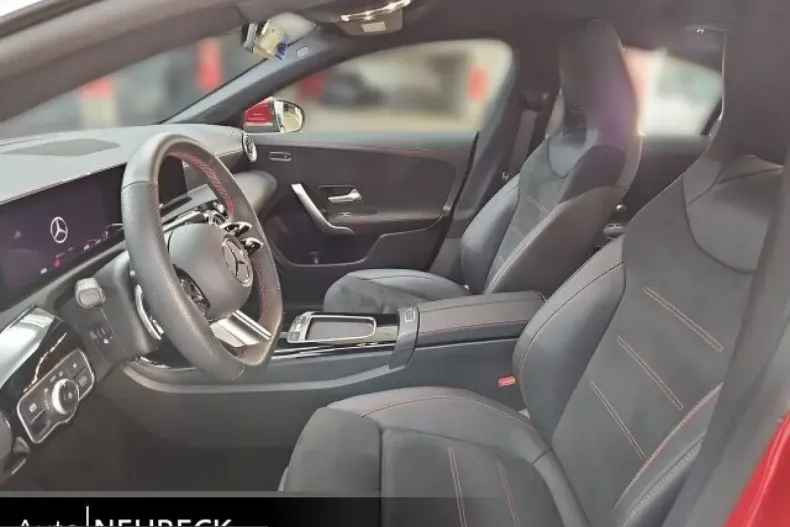 Mercedes-Benz CLA 220 (Clasa CLA) din 2024 cu 8.000 km - oferta MER206803 - foto 9