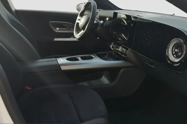 Mercedes-Benz CLA 350 (Clasa CLA) din 2025 cu 12.904 km - oferta MER206805 - foto 15