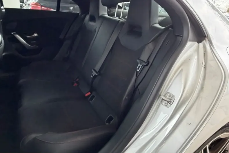 Mercedes-Benz CLA 200 (Clasa CLA) din 2023 cu 59.800 km - oferta MER206807 - foto 15