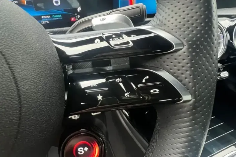 Mercedes-Benz CLA 35 AMG (Clasa CLA) din 2024 cu 10.640 km - oferta MER206808 - foto 32