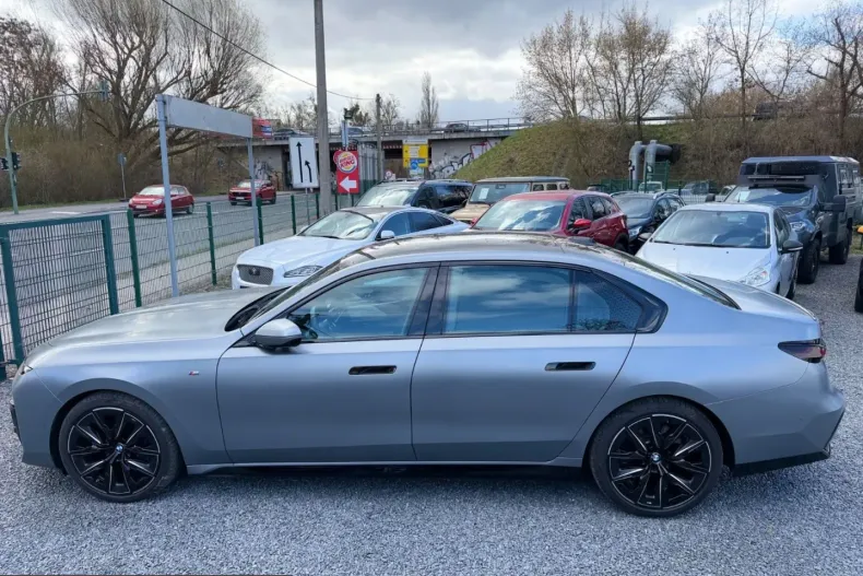 BMW 740 (Seria 7) din 2024 cu 21.436 km - oferta BMW206813 - foto 8