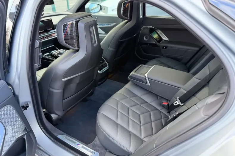 BMW 740 (Seria 7) din 2024 cu 21.436 km - oferta BMW206813 - foto 11