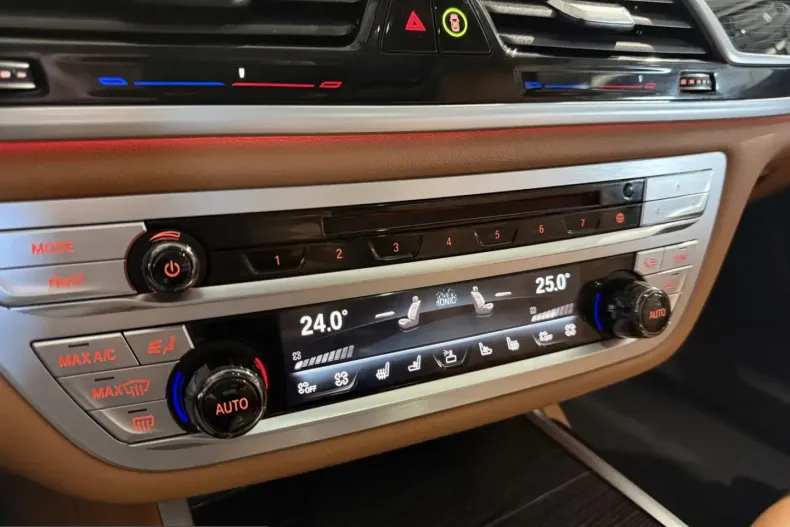 BMW 750 (Seria 7) din 2021 cu 95.595 km - oferta BMW206814 - foto 25