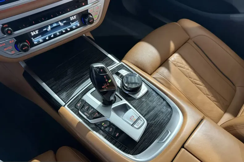 BMW 750 (Seria 7) din 2021 cu 95.595 km - oferta BMW206814 - foto 26