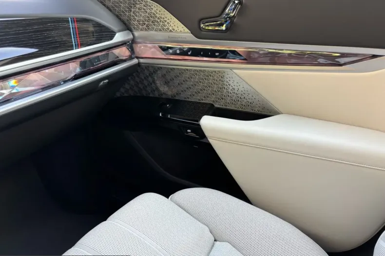 BMW 740 (Seria 7) din 2023 cu 99.648 km - oferta BMW206820 - foto 16