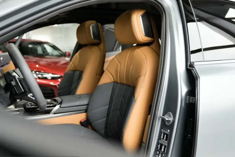 BMW 740 (Seria 7) din 2025 cu 22.655 km - oferta BMW206827 - foto 4