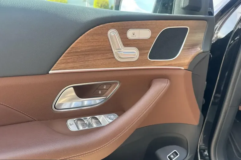 Mercedes-Benz GLE 300 (Clasa GLE) din 2024 cu 9.000 km - oferta MER206828 - foto 11