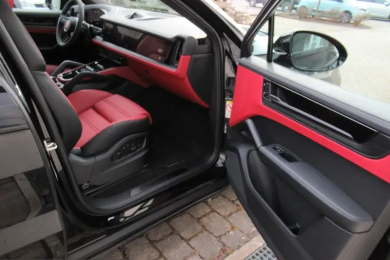 Porsche Cayenne din 2025 cu 8.000 km - oferta POR206847 - foto 14