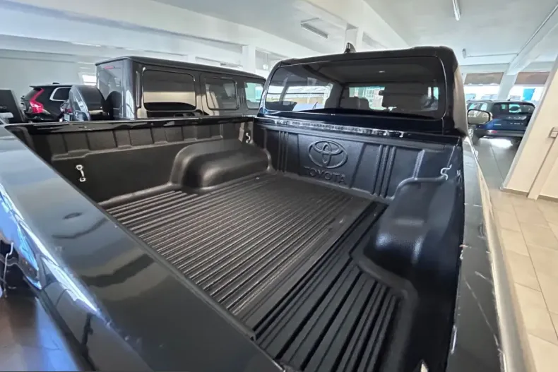 Toyota Hilux din 2023 cu 71.291 km - oferta TOY206850 - foto 3