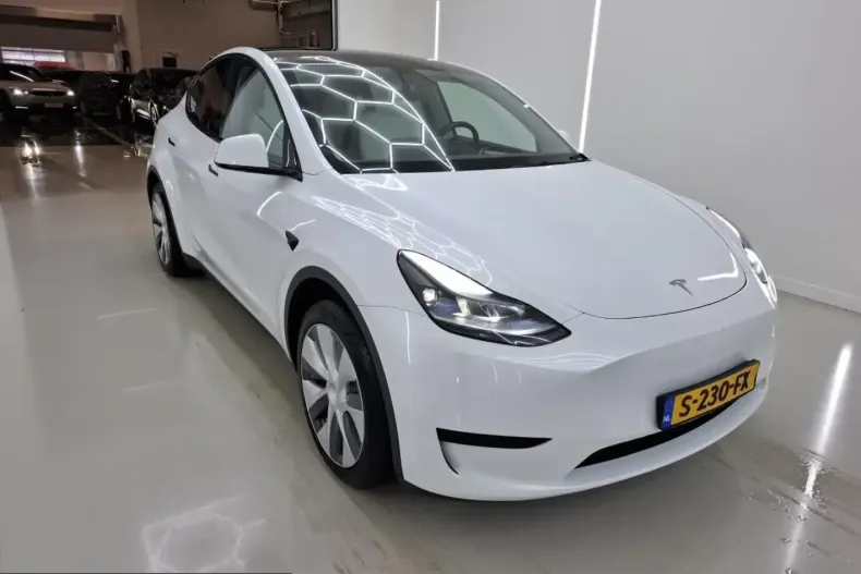 Tesla Model Y din 2022 cu 69.196 km - oferta TES206853 - foto 1