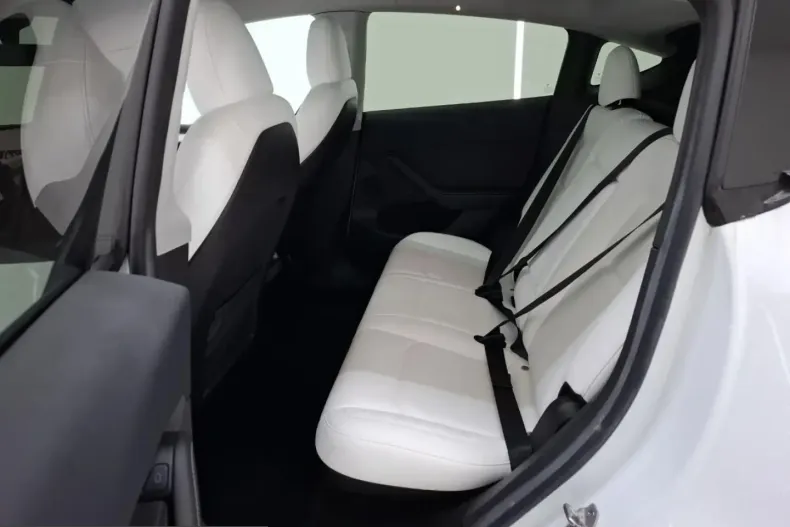 Tesla Model Y din 2022 cu 69.196 km - oferta TES206853 - foto 7