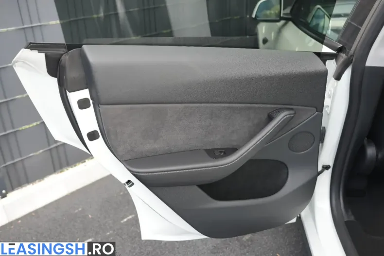 Tesla Model Y din 2024 cu 73.069 km - oferta TES206858 - foto 9