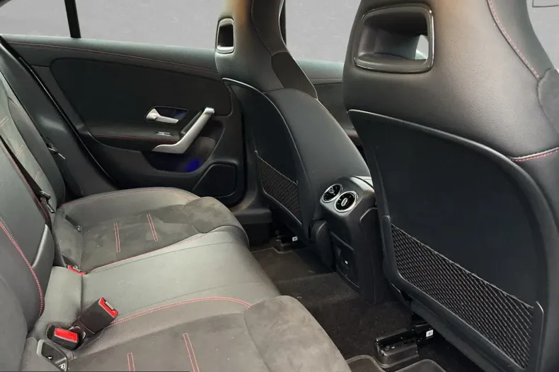 Mercedes-Benz CLA 200 (Clasa CLA) din 2024 cu 14.244 km - oferta MER206869 - foto 5