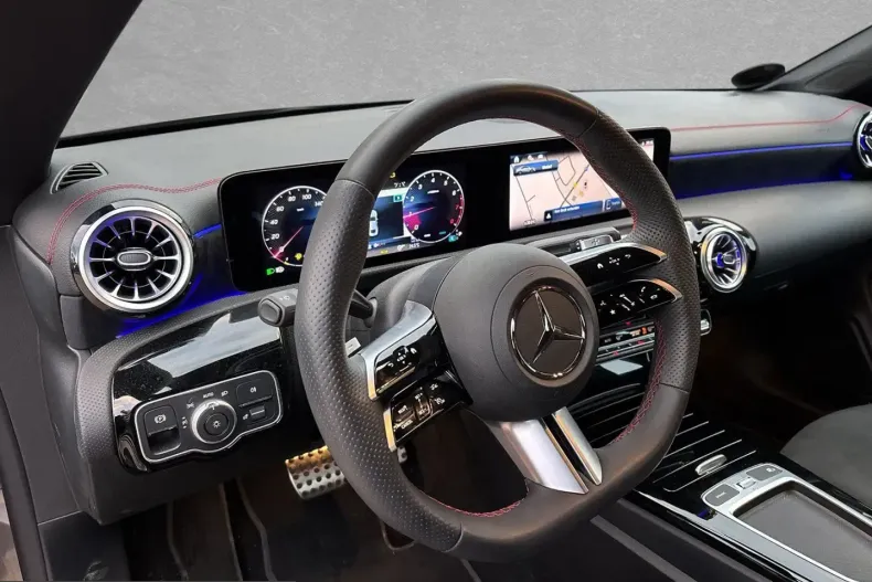 Mercedes-Benz CLA 200 (Clasa CLA) din 2024 cu 14.244 km - oferta MER206869 - foto 11