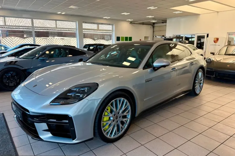 Porsche Panamera din 2025 cu 43.280 km - oferta POR206874 - foto 1