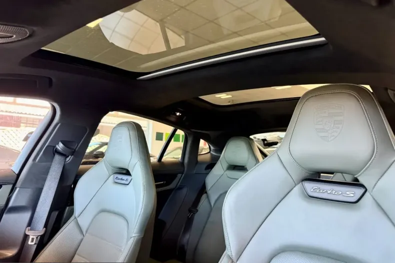 Porsche Panamera din 2025 cu 43.280 km - oferta POR206874 - foto 2