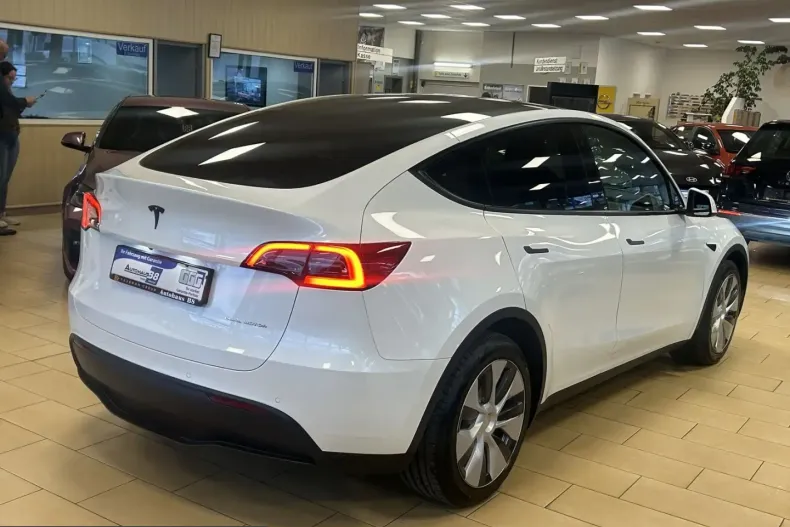 Tesla Model Y din 2022 cu 72.450 km - oferta TES206875 - foto 4