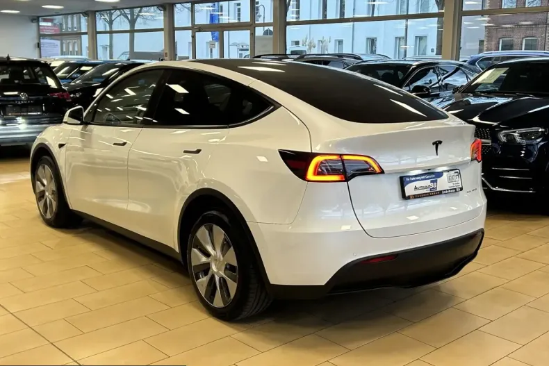 Tesla Model Y din 2022 cu 72.450 km - oferta TES206875 - foto 6