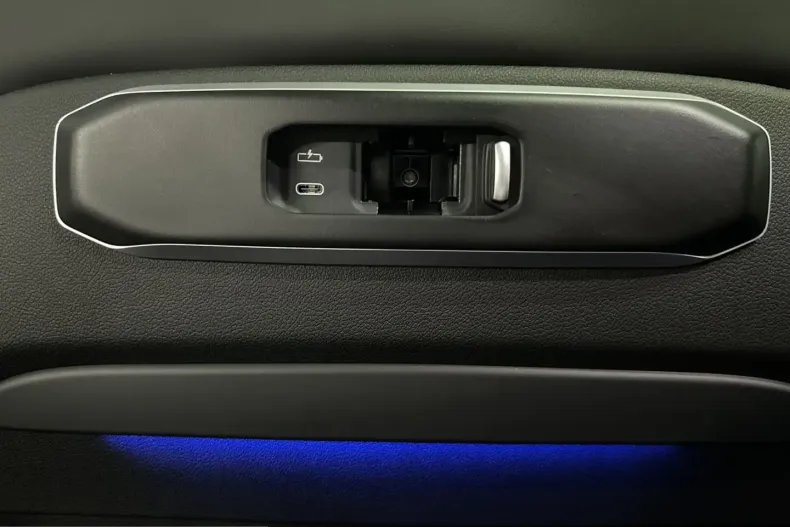 BMW X6 (Seria X) din 2025 cu 22.603 km - oferta BMW206883 - foto 18