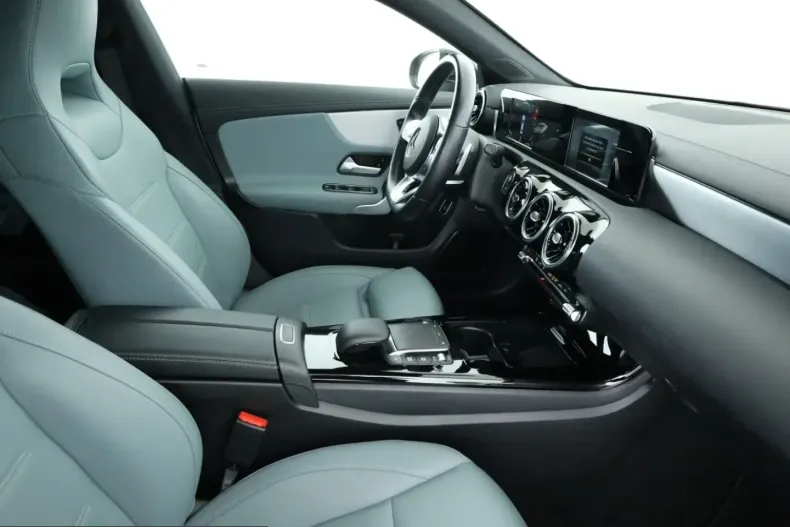 Mercedes-Benz CLA 250 (Clasa CLA) din 2023 cu 86.066 km - oferta MER206885 - foto 17