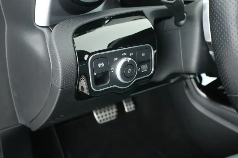 Mercedes-Benz CLA 250 (Clasa CLA) din 2023 cu 86.066 km - oferta MER206885 - foto 24