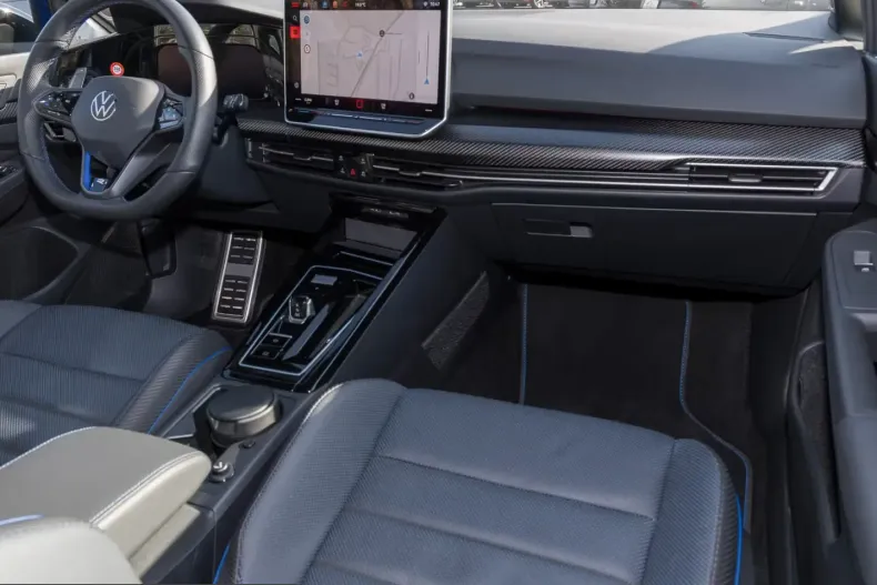 Volkswagen Golf din 2025 cu 9.999 km - oferta VOL206886 - foto 5