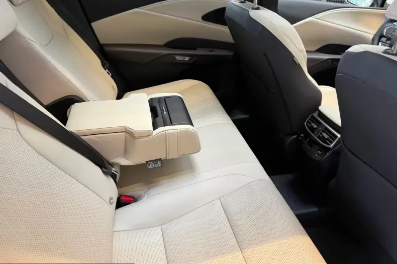 Lexus RX 450 din 2026 cu 20 km - oferta LEX206890 - foto 22