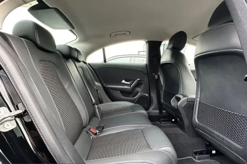 Mercedes-Benz CLA 250 (Clasa CLA) din 2022 cu 38.689 km - oferta MER206895 - foto 15