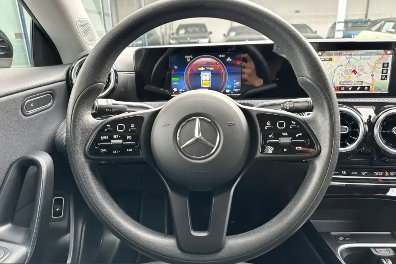 Mercedes-Benz CLA 250 (Clasa CLA) din 2022 cu 38.689 km - oferta MER206895 - foto 18